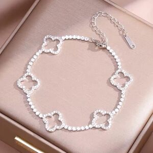 Elegant Four Leaf Clover Bracelet